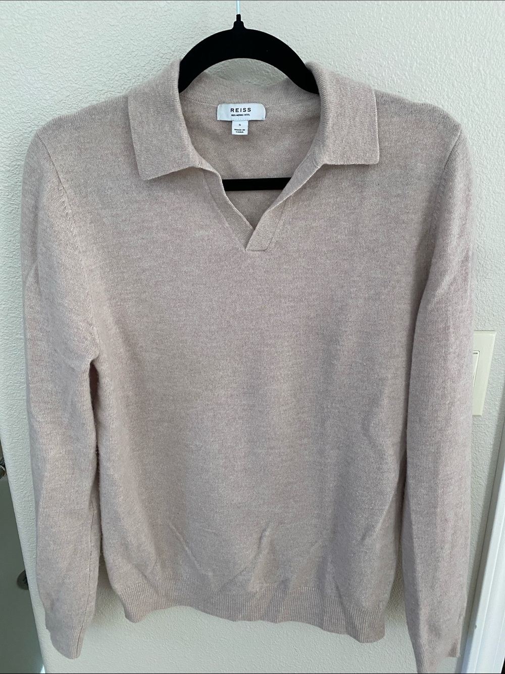 Reiss Women’s Cream Polo Collar Sweater. Size small 100% Marino  wool.